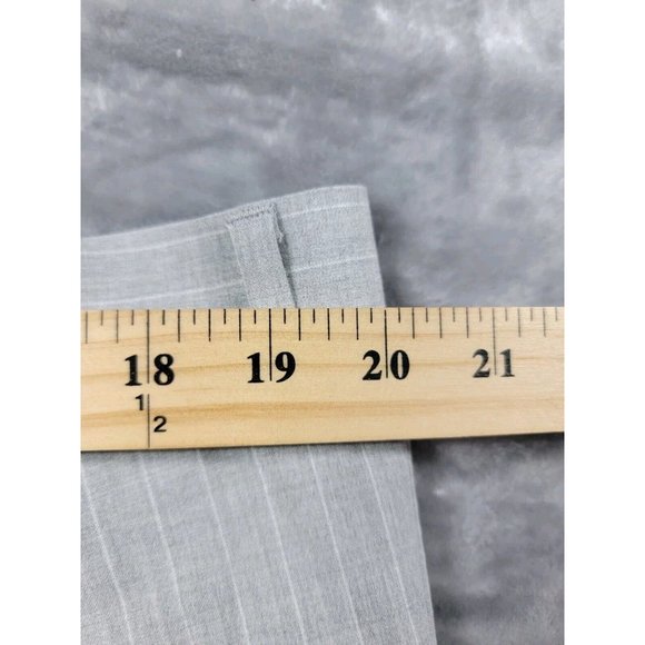 Women's H&M Skinny Fit Cropped cuffed Dress Pants Gray white striped Sz 38 40x29 - Picture 4 of 10